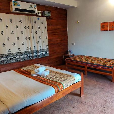 Amrutes' Nisarga Sahavas Villa Dapoli Ruang foto