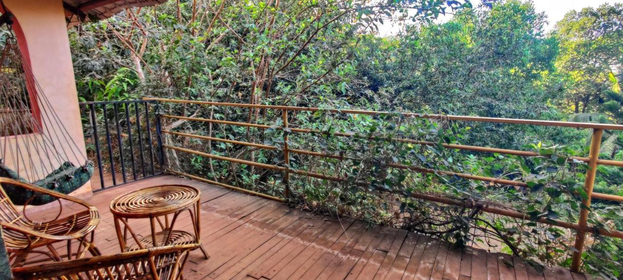 Amrutes' Nisarga Sahavas Villa Dapoli Bagian luar foto