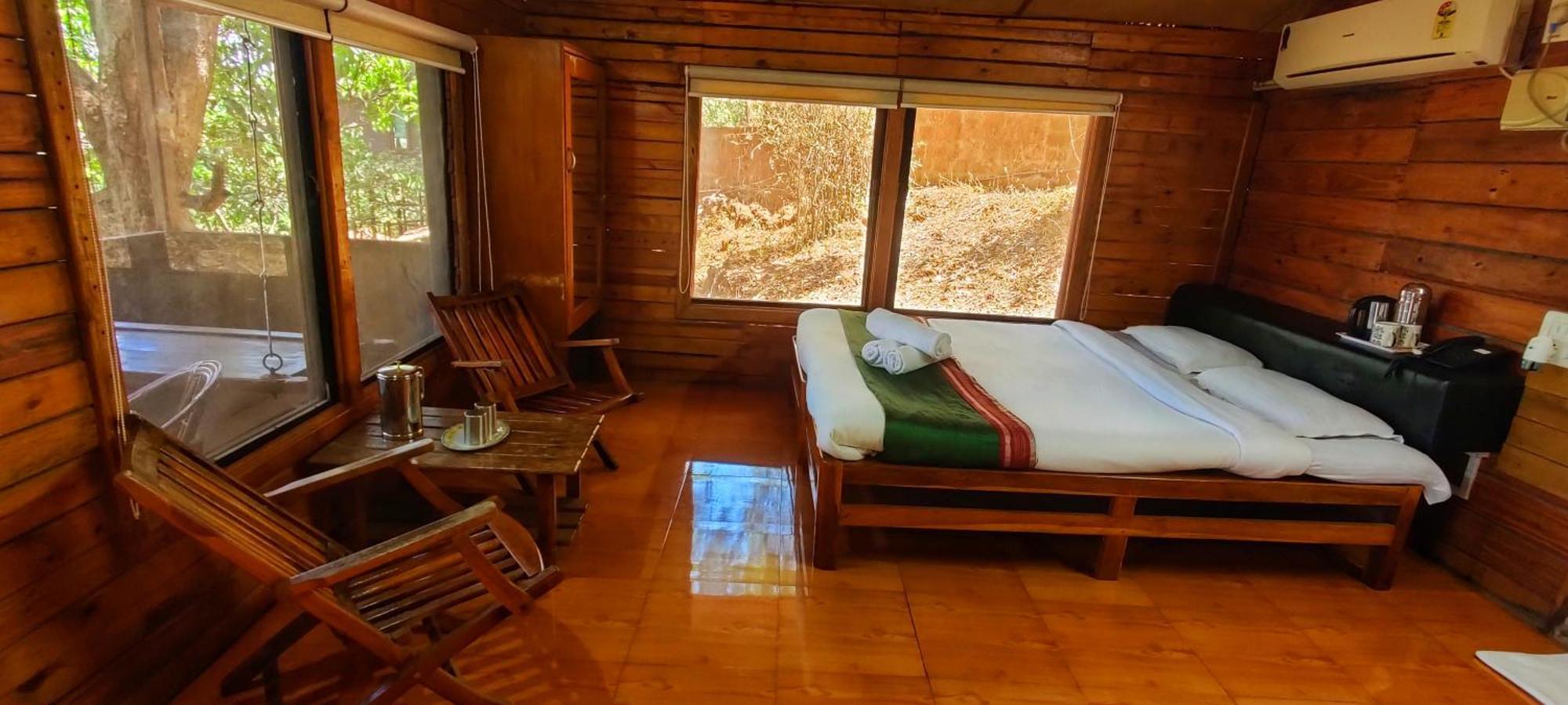 Amrutes' Nisarga Sahavas Villa Dapoli Ruang foto